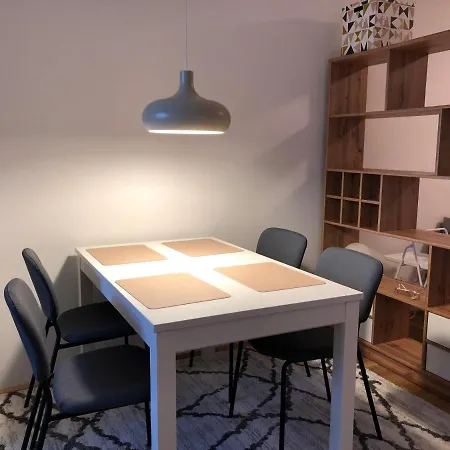 Apartment High 4 *